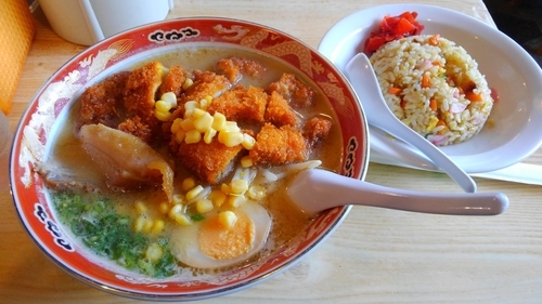「味噌ラーメン(カツ)」@自由軒 越知本店の写真