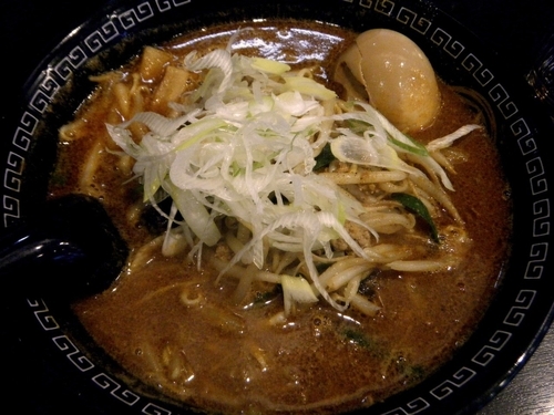 「辛痺龍火麺カラシビMAX890円+味玉100円」@北海道らーめん 龍源 所沢1号店の写真