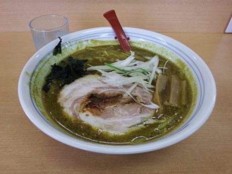 「カレーらーめん」@室蘭カレーらーめん じぇんとる麺 弥生店の写真