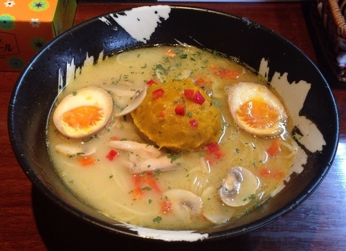 「黄昏(10月限定)＋味玉＋ライス」@こくまろ鶏らーめん 久久の写真