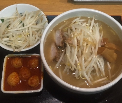 「味噌ラーメン・野菜増し800円+チンピラ玉子150円」@味噌麺処 花道庵の写真