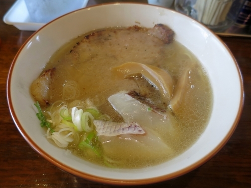 「あら炊き中華そば・塩 ８００円 ※昼２０食・夜１０食の限定」@中華そば GO.TO.KU ～仁～の写真