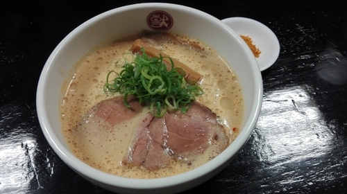 「味噌カレー牛乳ラーメン（月限定）」@豚らーめん 獣道の写真