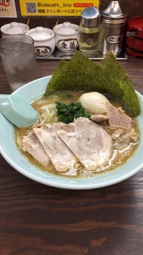 「チャーシューメン+卵トッピング」@麺屋 ヤスシボーイの写真