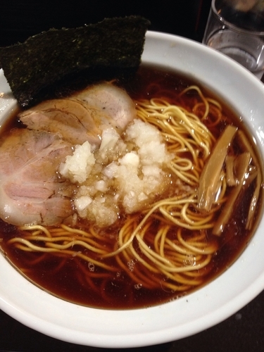 「ラーメン（大盛り）」@中華そば 弥栄の写真