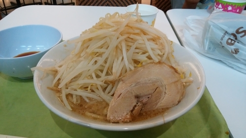 「ラーメン　ヤサイ」@ジャンクガレッジ イオンレイクタウンmori店の写真