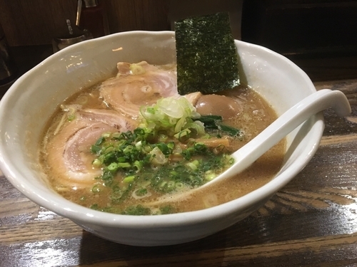 「醤油ラーメン ＋ 黒味玉 ＋ 巻きバラチャーシュー」@RAMEN CiQUEの写真