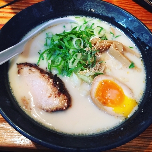 「豚骨白湯」@ラーメンむさし 岸和田店の写真