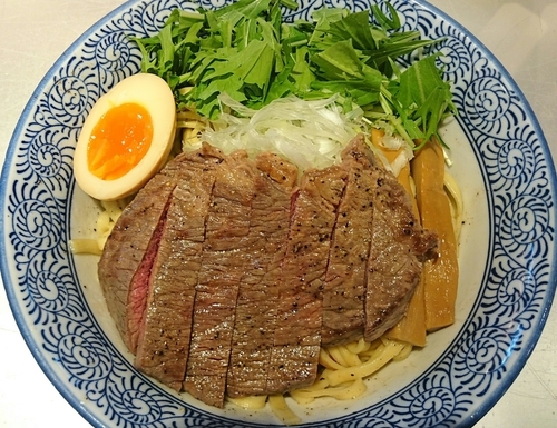 「【限定】牛の良いとこギュウっっっと油そば」@豚骨一燈の写真