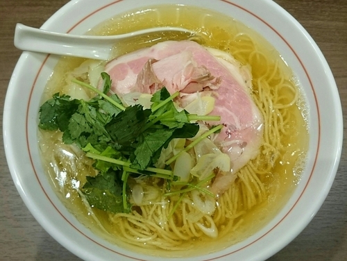 「ラーメン白＋ワンタン 他」@八咫烏の写真
