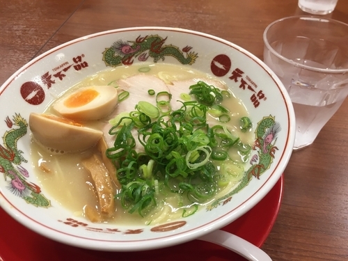 「屋台の味+味玉」@天下一品 横浜駅西口店の写真