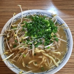 ピリ辛味噌もやしそば