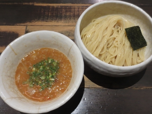 「浸け豚そば（大盛）＋ホット（激辛）830円」@俺の空 池袋店の写真