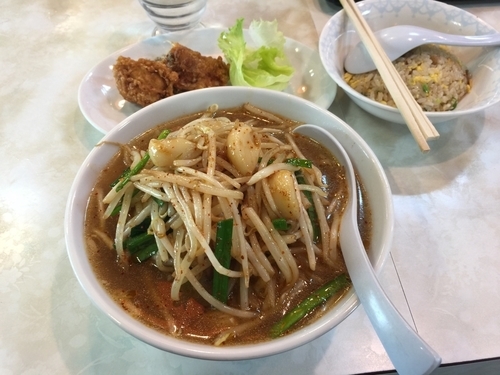 「ランチセット大(ベトコンラーメン+ミニチャーハン+鶏唐+杏仁豆腐」@ベトコンラーメン 新京 本店の写真