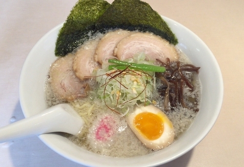 「和塩➕チャーシュー」@らーめん岡崎 鶴ヶ島店の写真