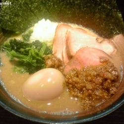(肉)全部のせラーメン (1,180円)