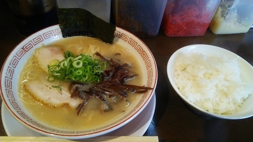 「ラーメン 680円 ＋ ランチCセット 120円」@博多長浜ラーメン フクフクの写真