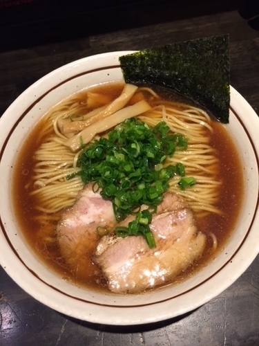 「中華そば（中）※並・中同一料金　800円」@中華そば しながわの写真