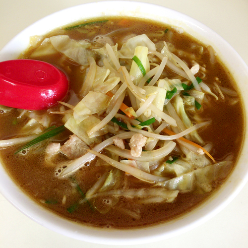 「カレータンメン　550円　半ライス　100円」@香林の写真