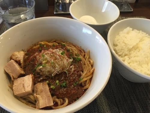 「麻婆まぜそばライスセット」@らぁ麺 やまぐち 辣式の写真