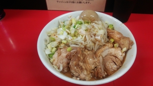 「濃厚みそラーメン(並)+小豚+ねぎ1000円。」@びんびん豚の写真