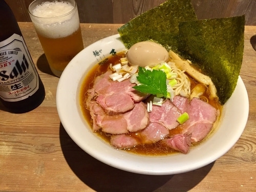 「特製中華そば」@麺やまつ本の写真