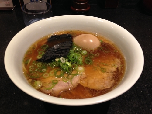 「チャーシュー麺＋味玉」@支那そばや 新横浜ラーメン博物館店の写真