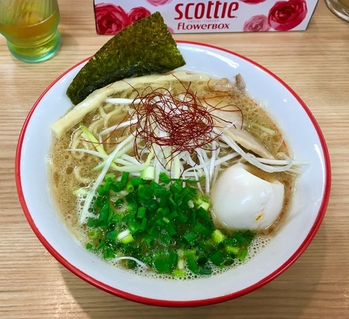 「味玉鶏白湯醤油 800円」@横浜市中区宮川町3丁目ラーメンの写真