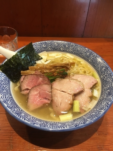 「チャーシュー手揉み塩中華そば」@麺処 ほん田の写真