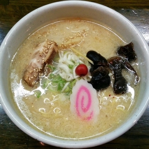 「しおらーめん」@有限会社 山頭火らーめん 札幌南3条店の写真