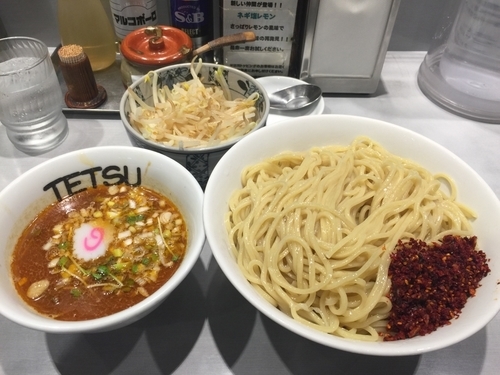 「辛つけめん（特盛５００グラム）、トッピング野菜」@つけめん102 大宮店の写真