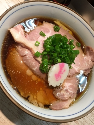 「【笛木醤油✖️四つ葉コラボ限定】金笛中華そば￥900」@中華そば 四つ葉の写真