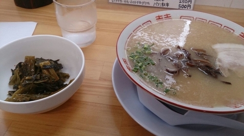 「ラーメン　700円」@博多元気一番！！ 春吉1丁目1-1店の写真