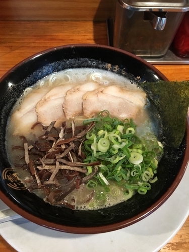 「清水屋ラーメン800円(固め)+替え玉120円」@博多ラーメン 清水屋の写真