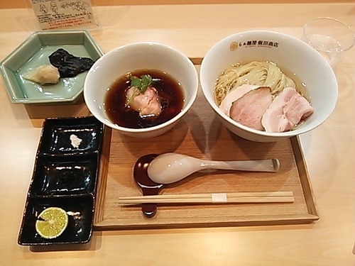 「つけ麺＋チャーシュー・わんたん」@飯田商店 湯河原本店の写真