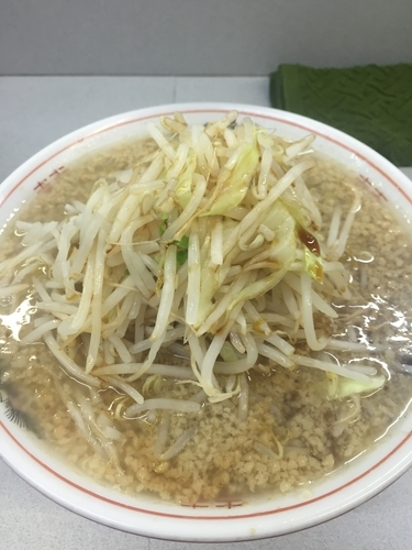 「ラーメン、ヤサイ、カラメ」@ラーメン 神田店の写真