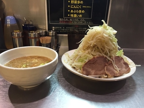 「うま塩つけ麺 野菜多めニンニク」@らーめん大 大久保店の写真