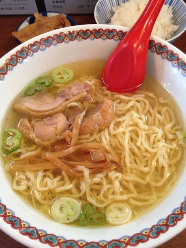 「塩中華そば  鶏皮  ライス」@中華そば 嘉一の写真