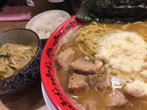 「味噌チーズ 1,030円 角切り海苔 100円」@野郎ラーメン 大森店の写真