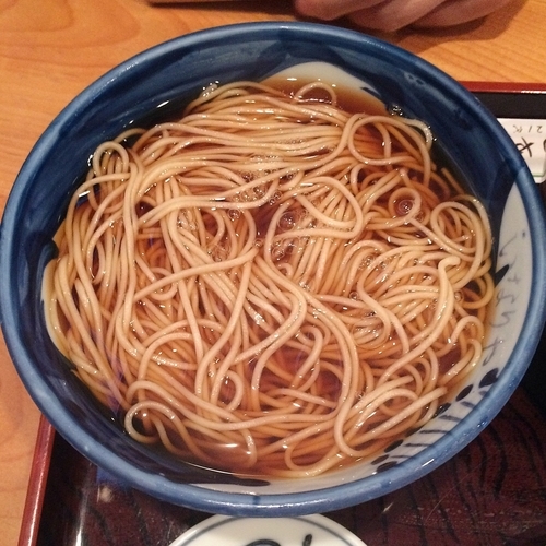 「かけそば　￥５８０」@いなりやの写真