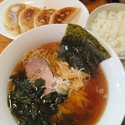 醤油らぁめん 餃子4ｹ 半ライス(さの段) 890円