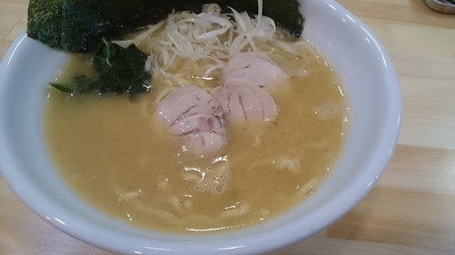 「正油らーめん」@怪鳥系ラーメン鳥虜 -TORIKO-の写真