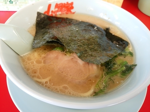 「醤油ラーメン(並盛・150g)630円→530円」@山岡家 前橋野中店の写真