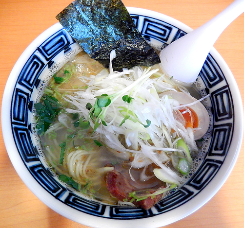 「淡麗煮干し（塩）らーめん＋味玉（990円）」@麺処 富士松の写真
