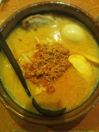 「北海道味噌らーめん（炙りチャーシュー・味玉トッピング）」@蔵出し味噌 麺屋 壱正 各務原店の写真