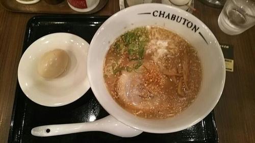 「とんこつらぁ麺750円、味玉100円」@ちゃぶ屋 とんこつらぁ麺 CHABUTON 相模大野ステーションスクエア店の写真