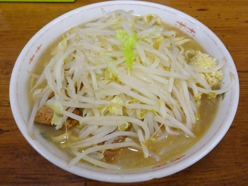「普通盛　小（700円）ニンニク」@ラーメン二郎 品川店の写真
