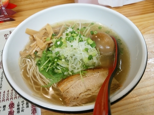 「鶏塩らーめん(並盛・150g)650円」@中華麺酒家 からっ風の写真