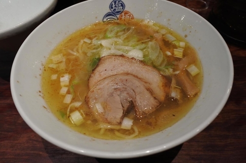 「塩らーめん 琥珀」@塩逸品 五代目 けいすけの写真