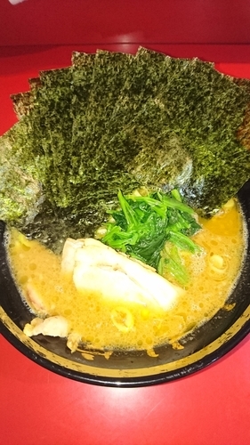 「ラーメン 680円 のり50円」@家系総本山 ラーメン吉村家の写真